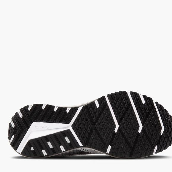 Brooks Woman’s Revel 7 Athletic Shoes in Black and White - BRAND NEW with tags - Picture 7 of 8
